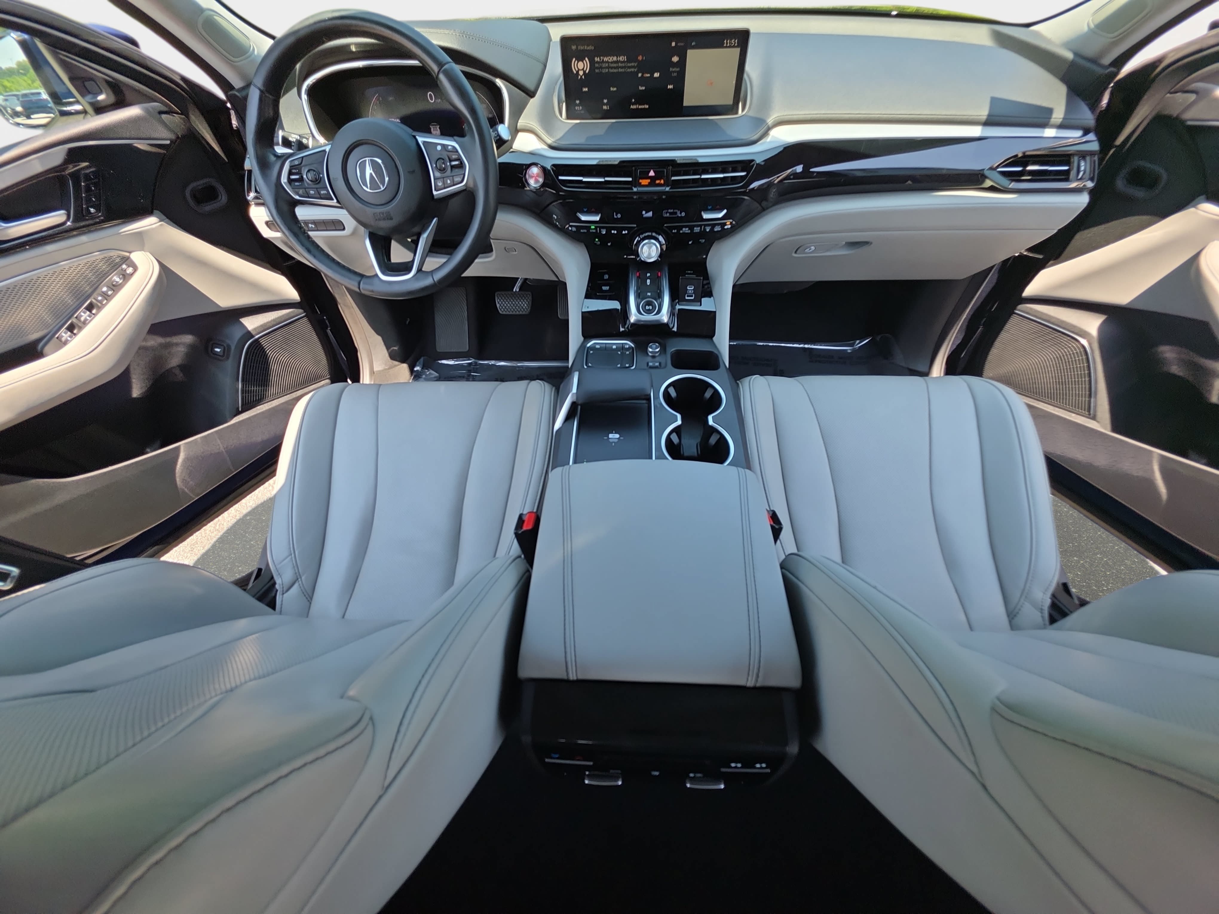 Used 2023 Acura MDX SH-AWD w/ Technology Package image 9