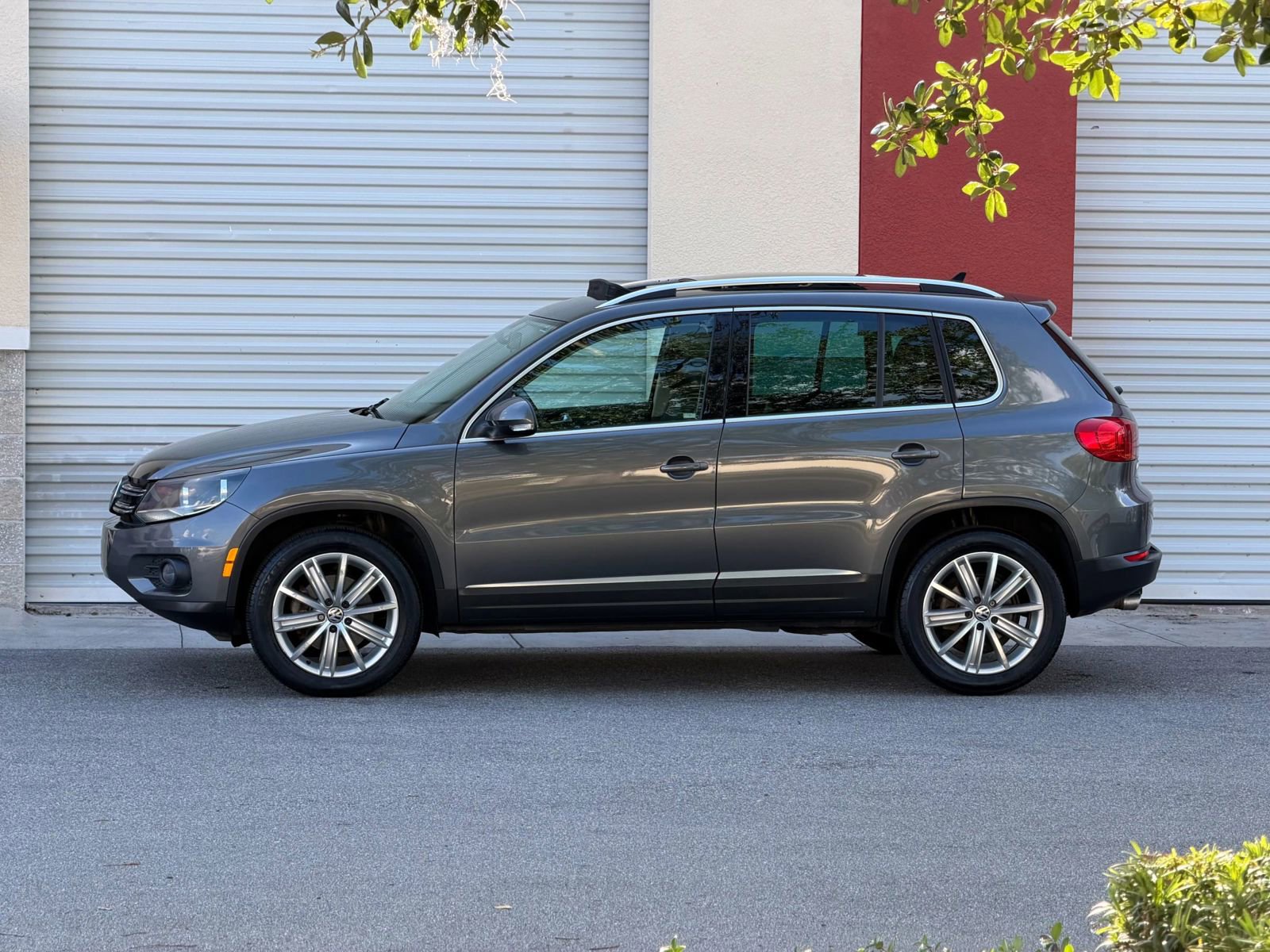 Used 2014 Volkswagen Tiguan S FWD image 7