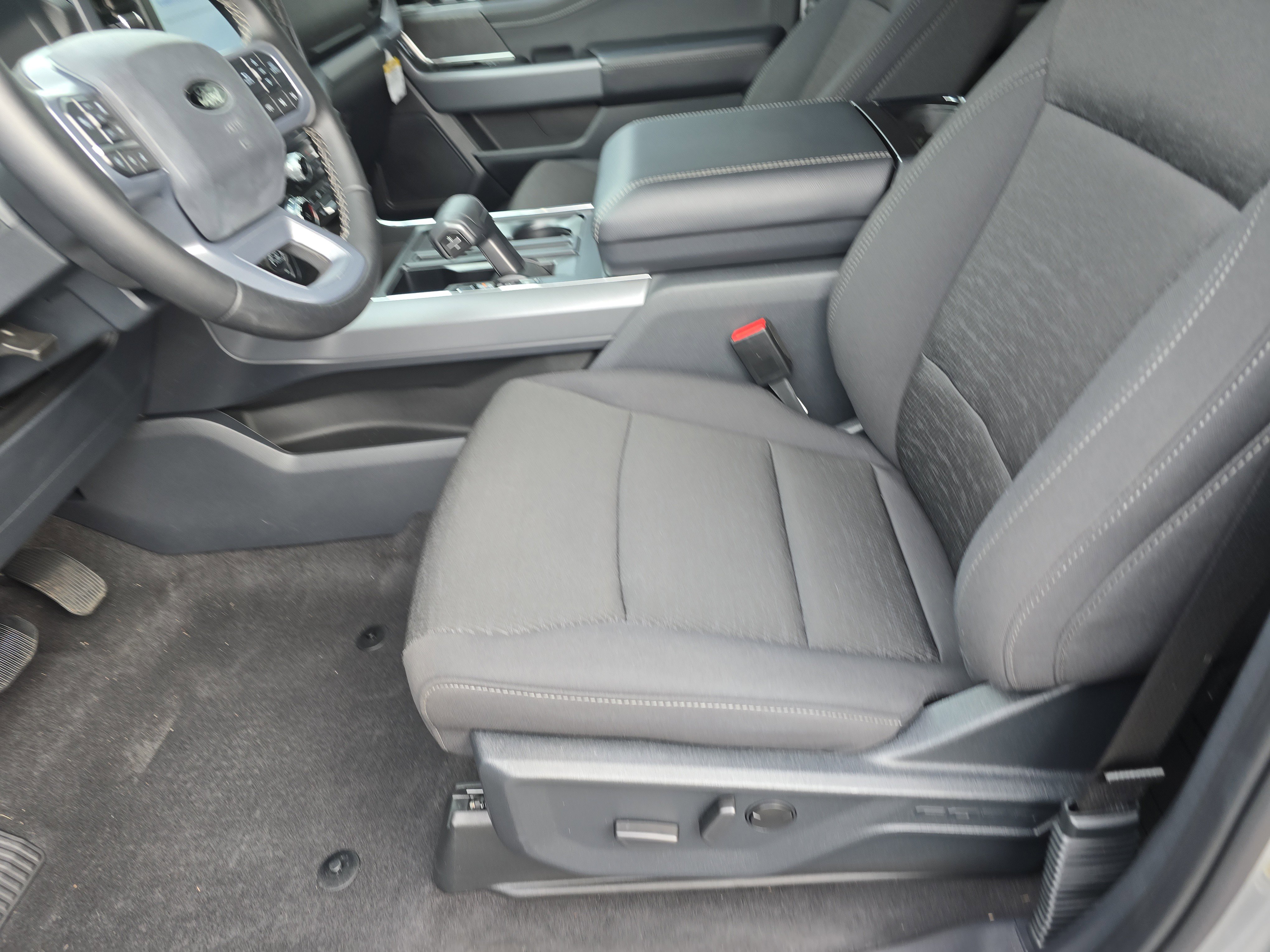 Used 2025 Ford F150 XLT w/ Equipment Group 302A MID image 22