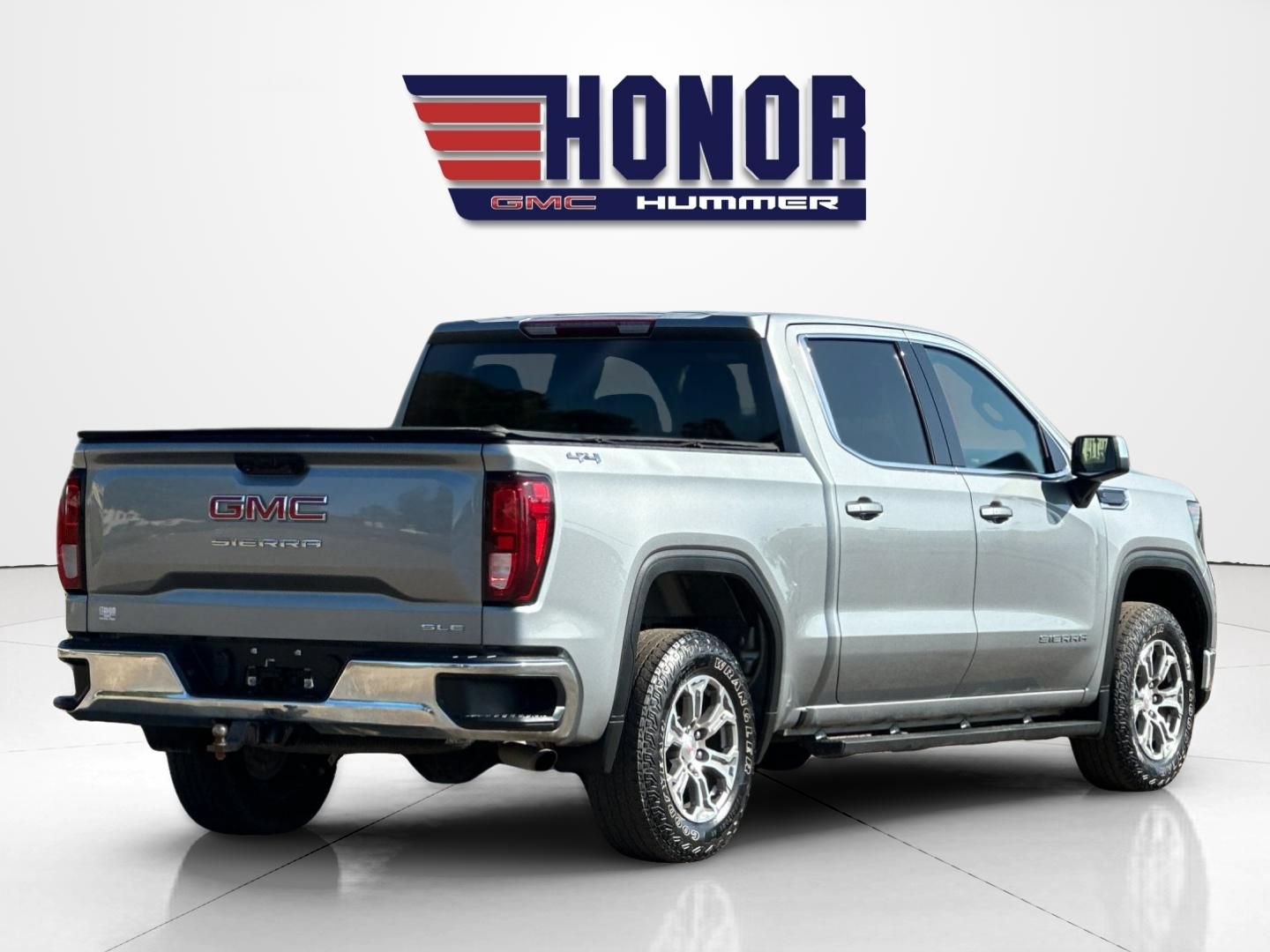 Used 2023 GMC Sierra 1500 SLE AWD/4WD image 4