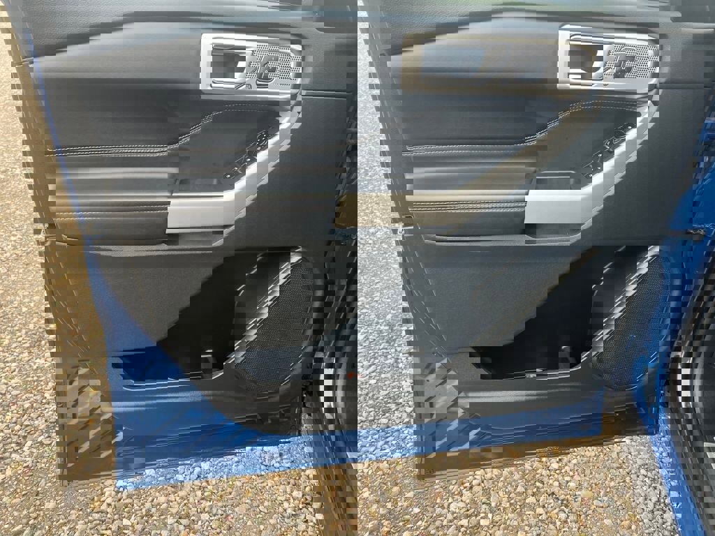 Used 2023 Ford Explorer Limited w/ Equipment Group 301A image 13