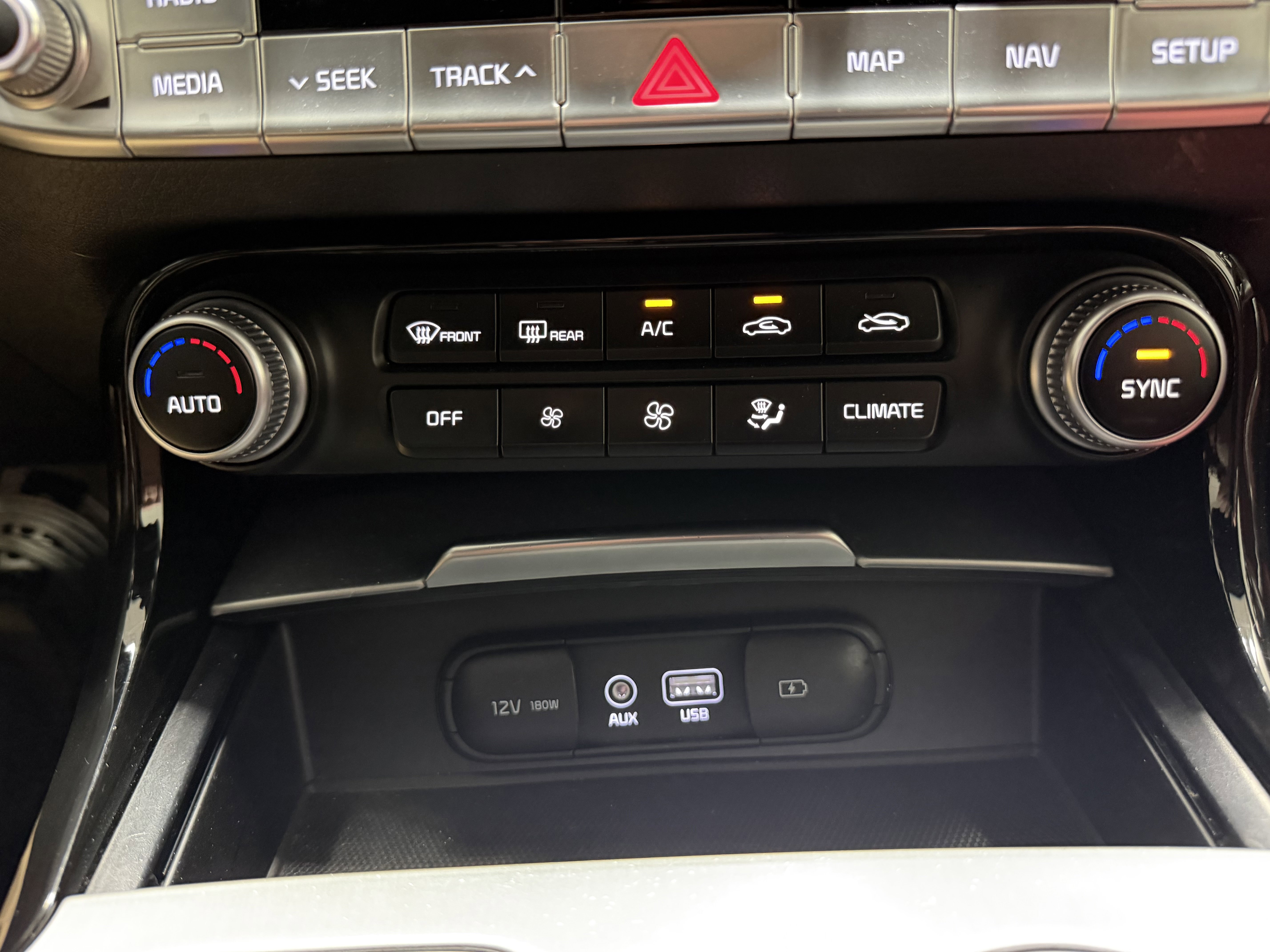 Used 2018 Kia Stinger GT1 RWD image 18