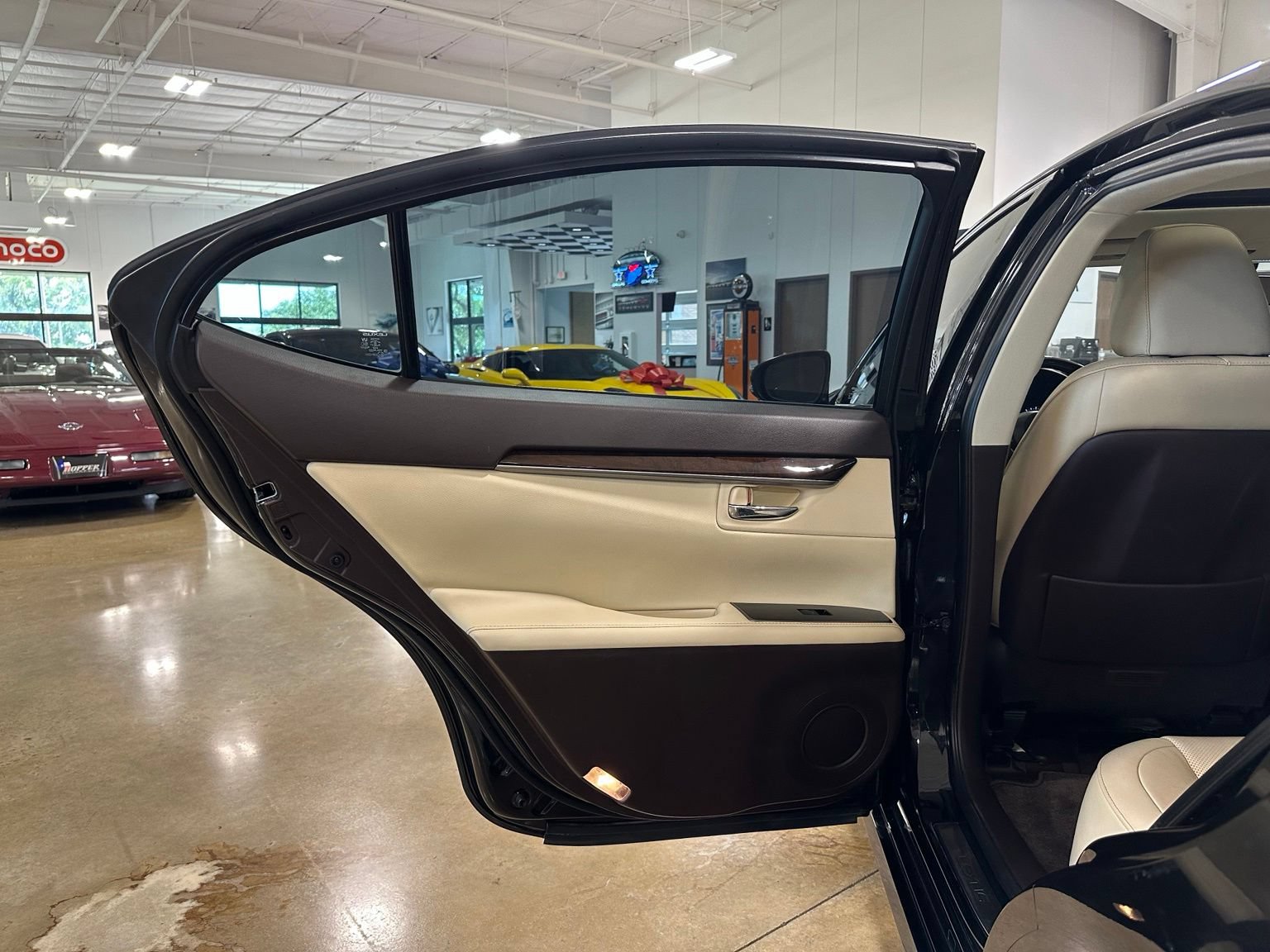 Used 2017 Lexus ES 350 FWD image 40