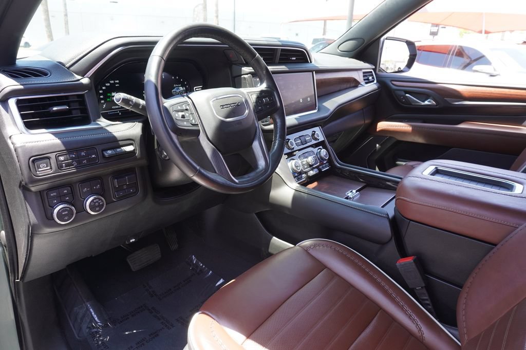 Certified 2023 GMC Yukon XL Denali Ultimate AWD/4WD image 18