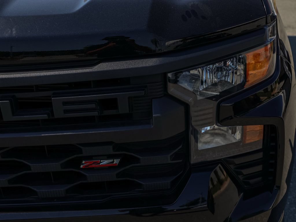 Used 2025 Chevrolet Silverado 1500 Custom Trail Boss AWD/4WD image 10