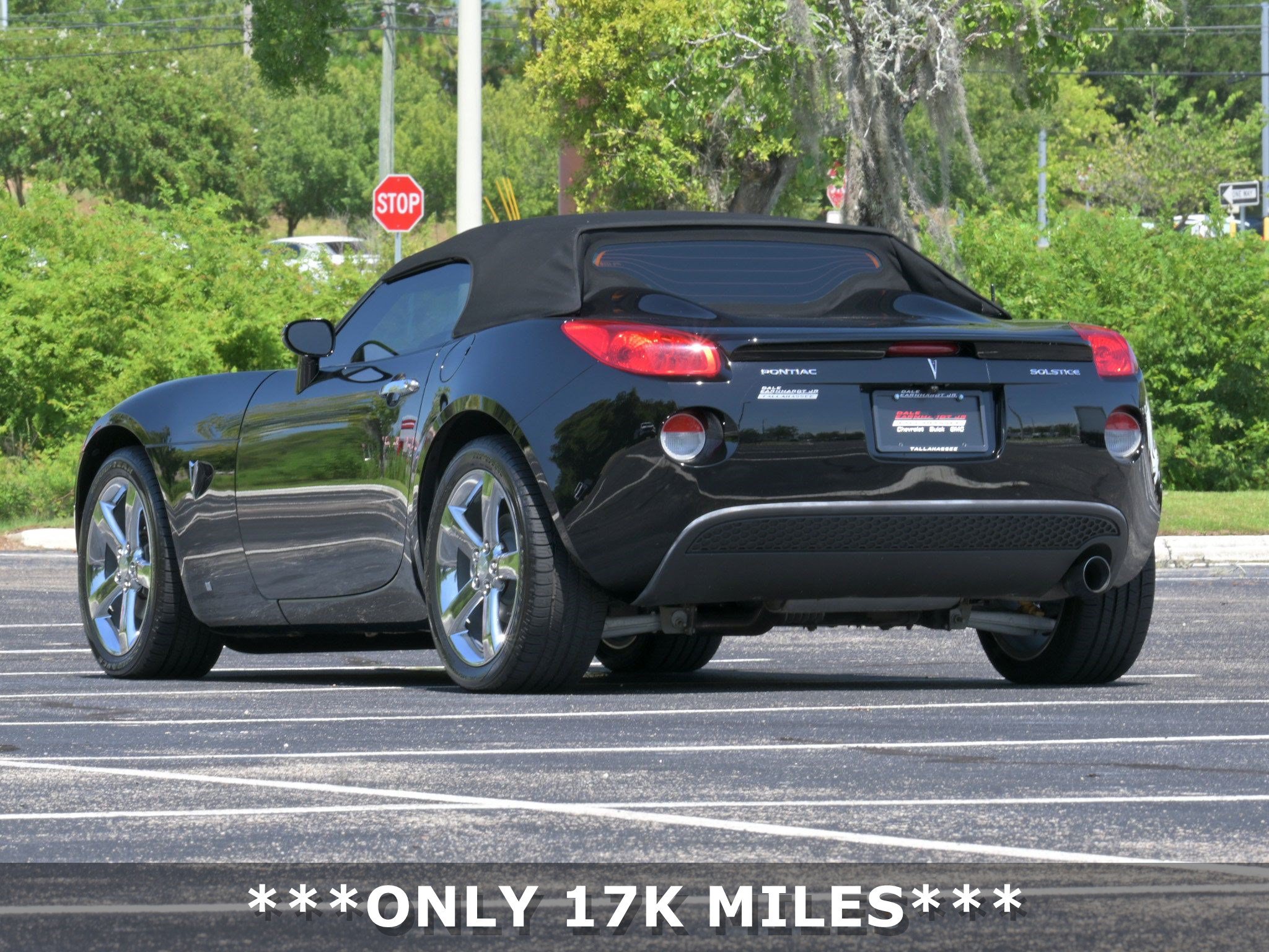 Used 2006 Pontiac Solstice Convertible w/ Premium Package RWD image 3