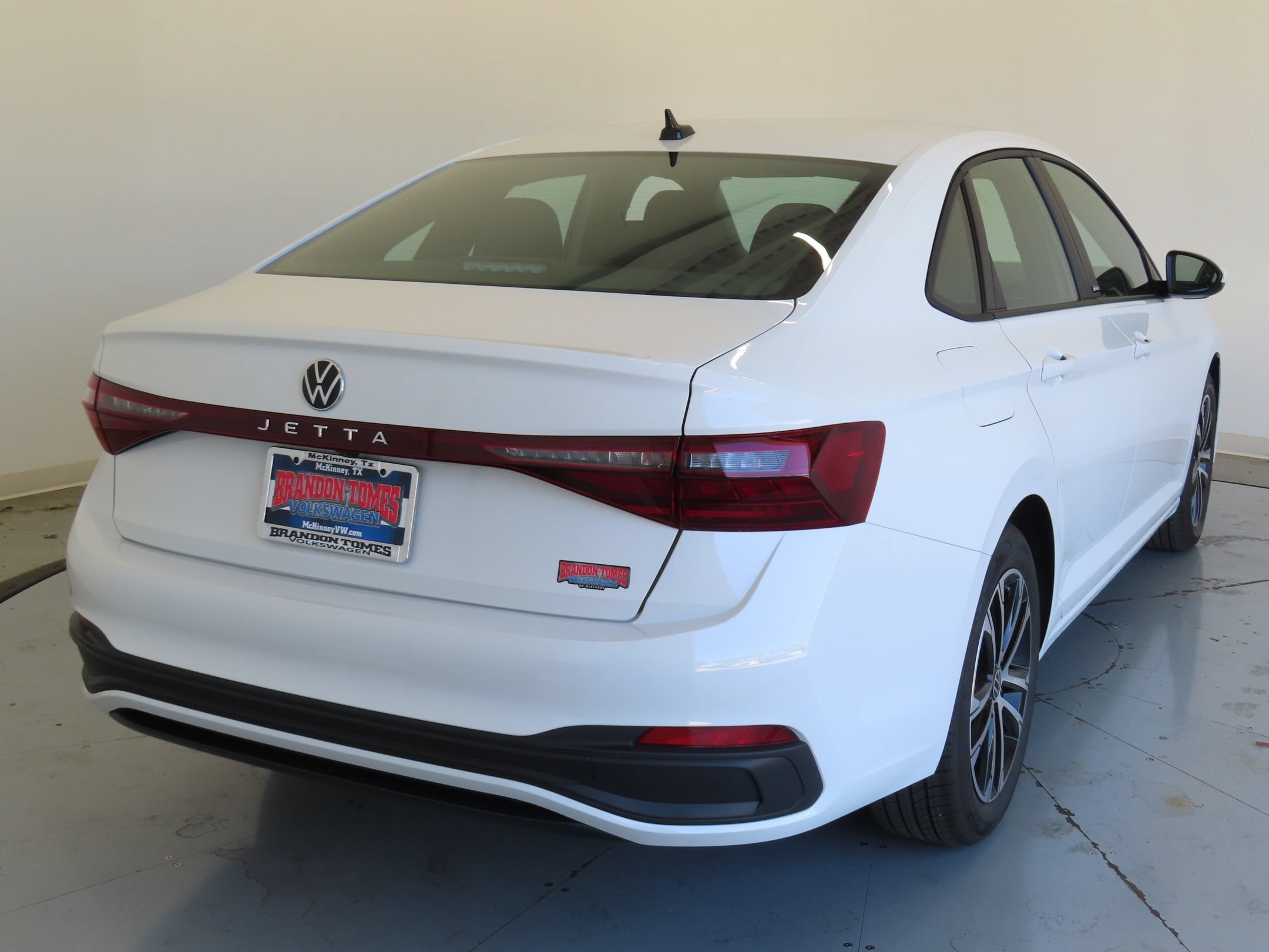 Used 2026 Volkswagen Jetta Sport FWD image 3