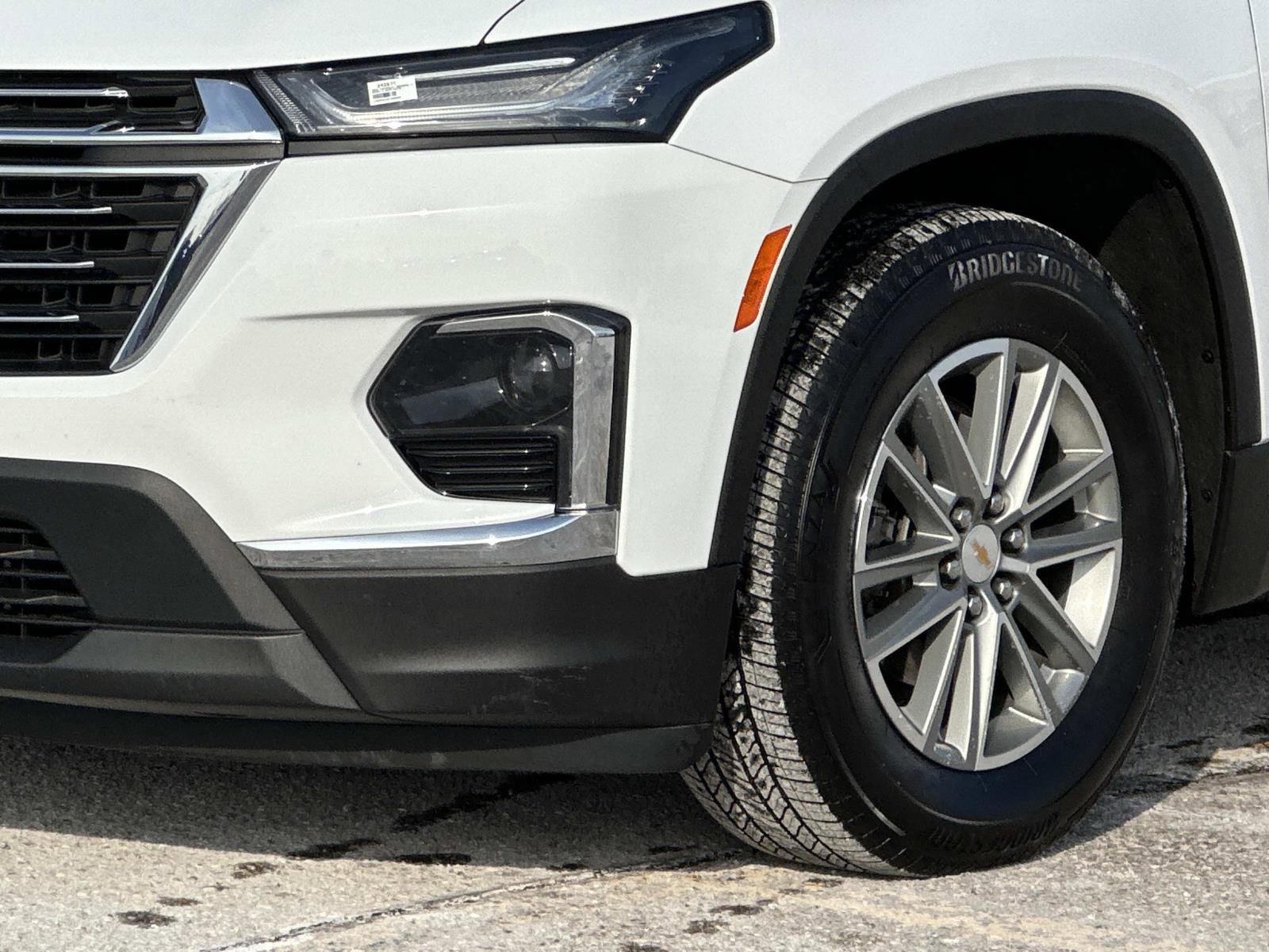 Used 2023 Chevrolet Traverse LT w/ Rear Camera Mirror Package image 7