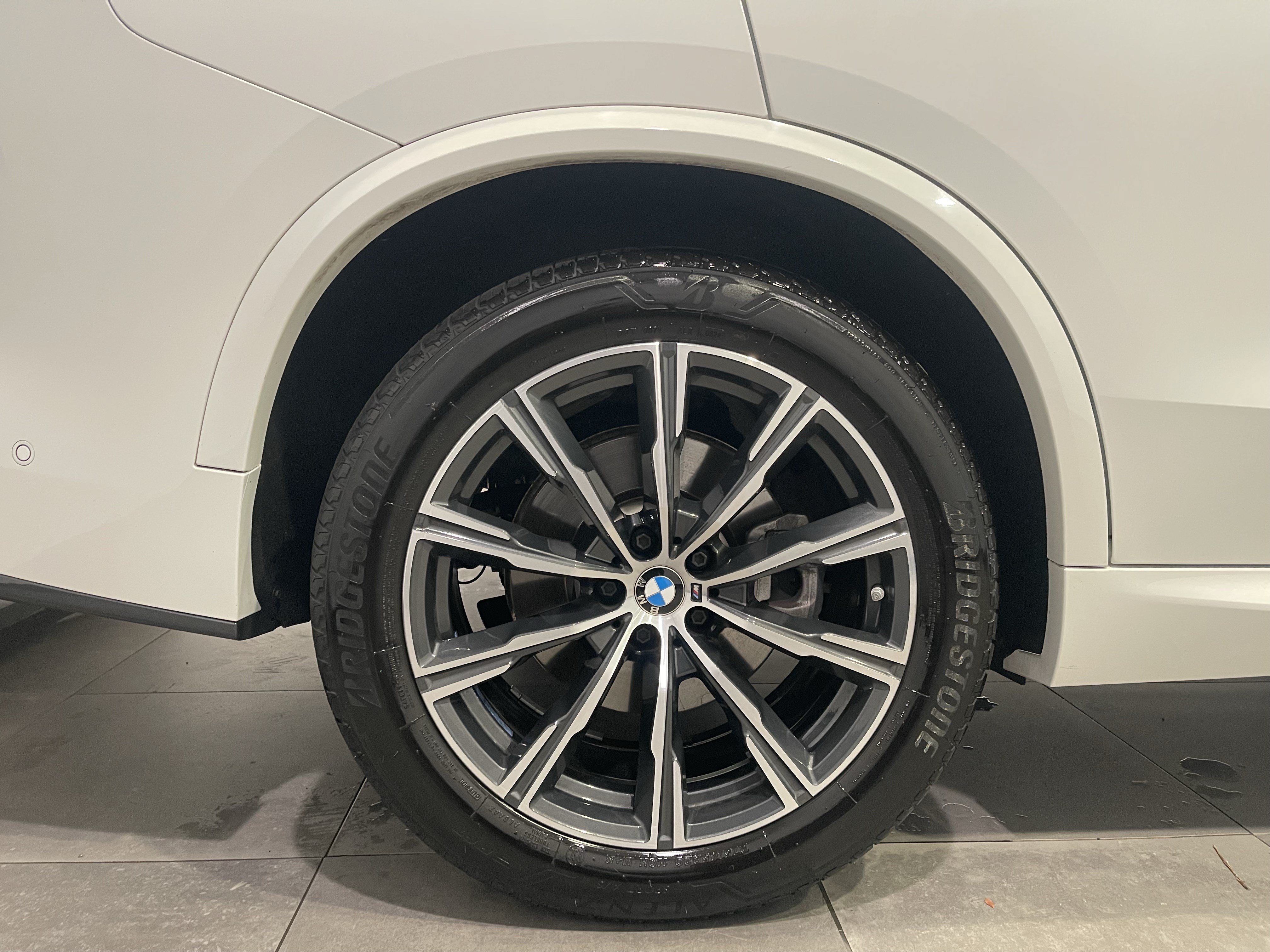 Certified 2024 BMW X5 xDrive40i w/ M Sport Package AWD/4WD image 9
