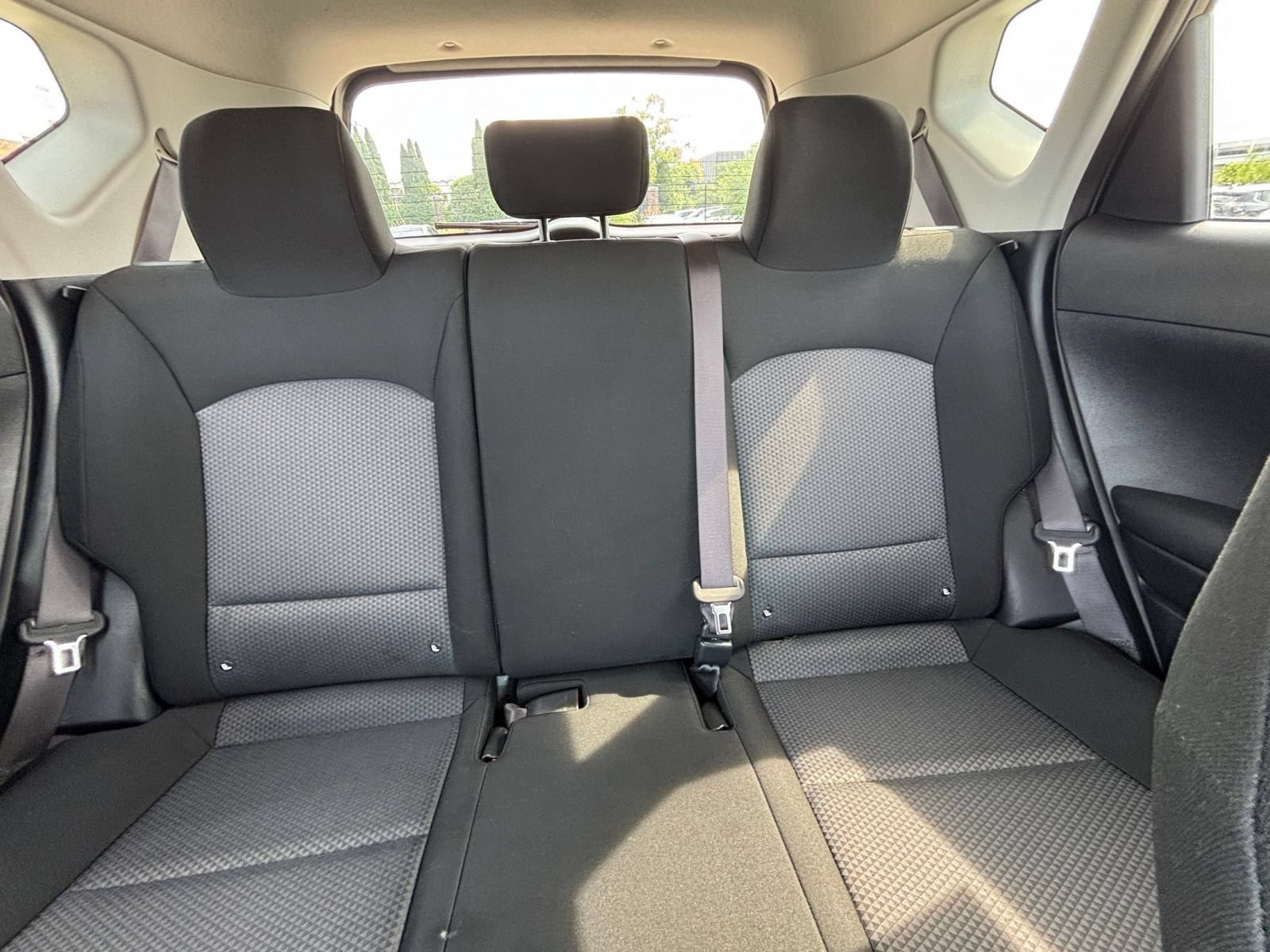 Used 2025 Kia Soul LX w/ LX Technology Package FWD image 35