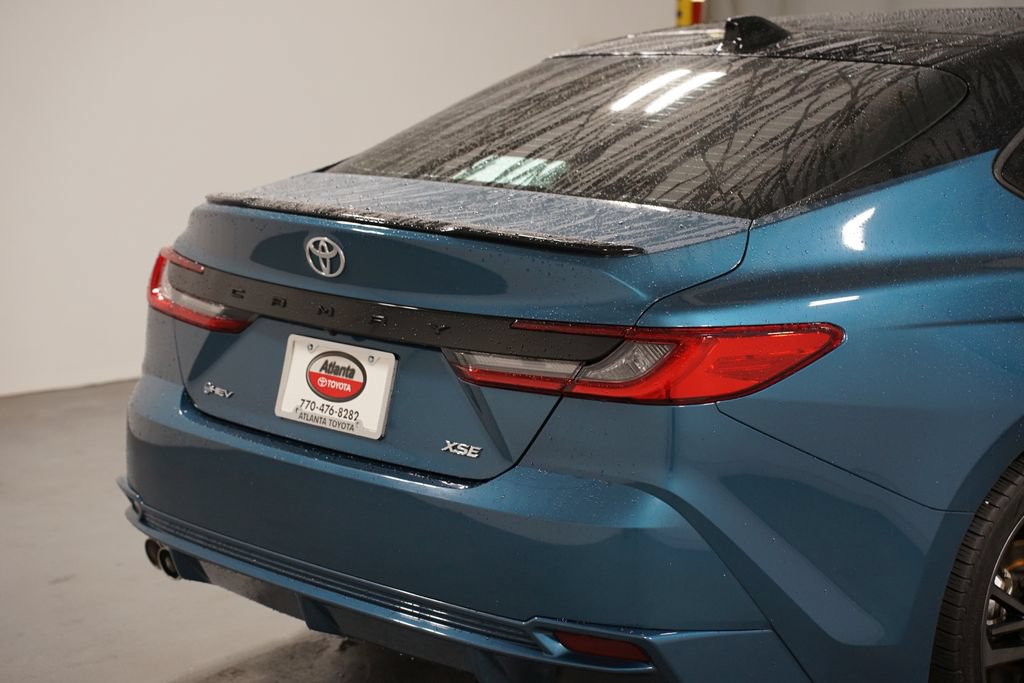 Used 2025 Toyota Camry XSE FWD image 9