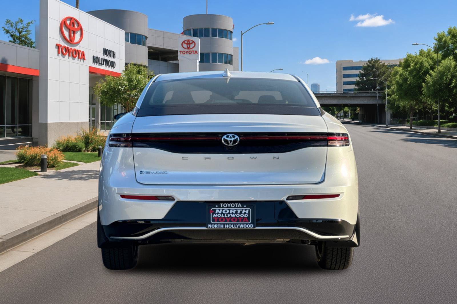 New 2027 Toyota Crown AWD/4WD image 5