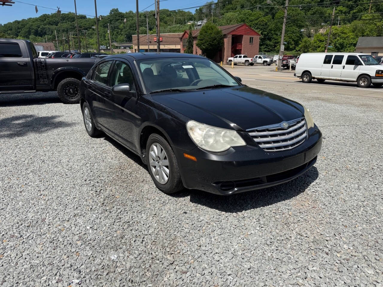 Used 2010 Chrysler Sebring Touring FWD image 6