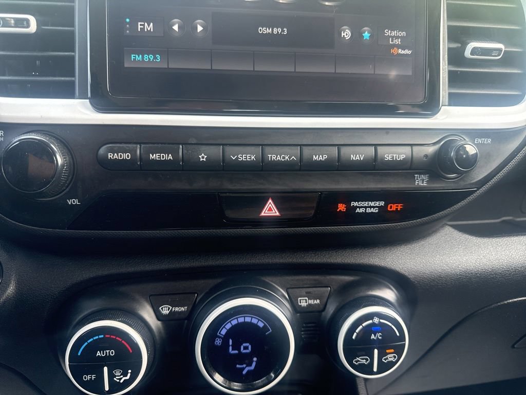 Used 2022 Hyundai Venue Limited FWD image 22