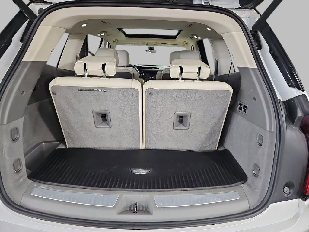 Certified 2021 Cadillac XT6 Premium Luxury w/ LPO, ONYX Package image 17