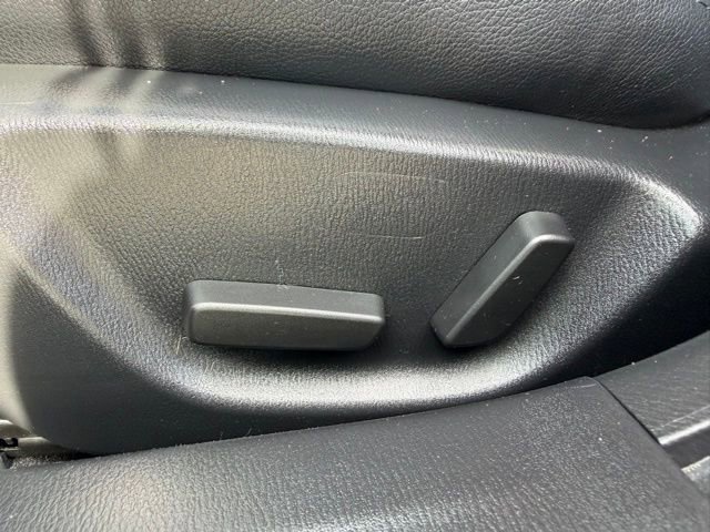 Used 2018 MAZDA MAZDA3 Grand Touring w/ Premium Equipment Package FWD image 13