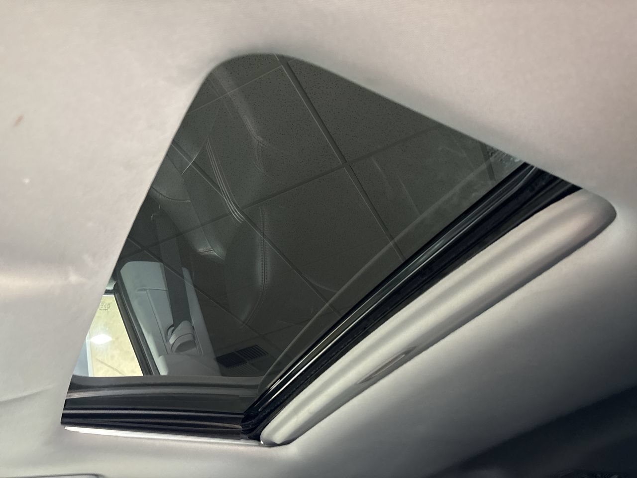 Certified 2019 Toyota Highlander SE FWD image 22