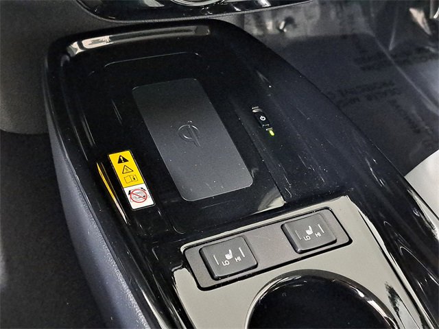 Used 2022 Toyota Prius XLE image 30