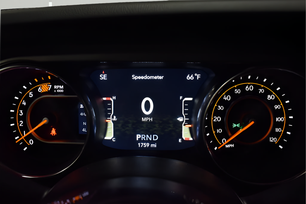 Used 2023 Jeep Wrangler Unlimited Sahara AWD/4WD image 18