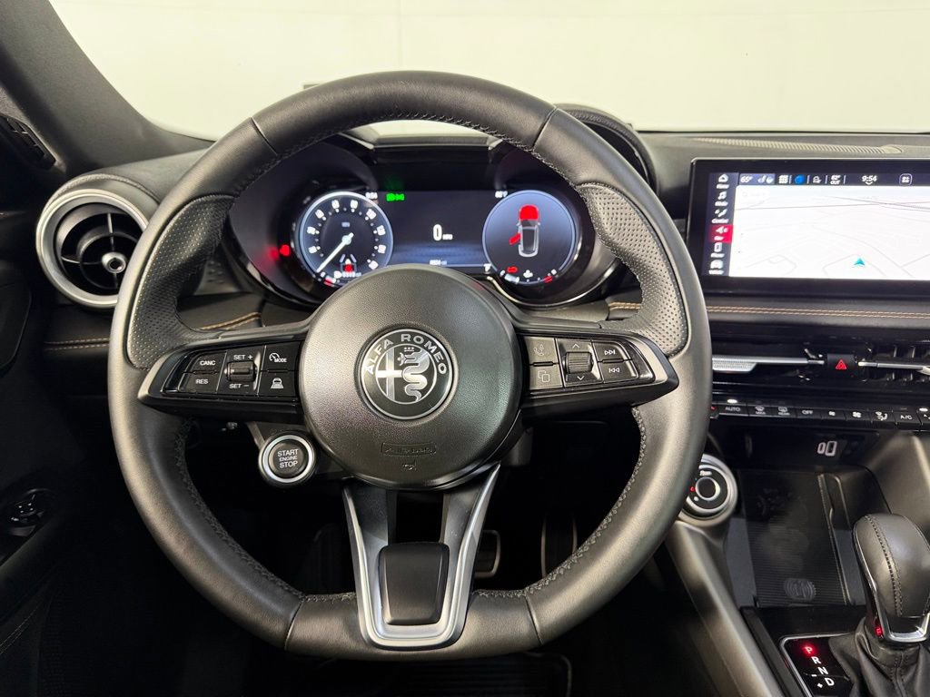 Used 2025 Alfa Romeo Tonale image 12