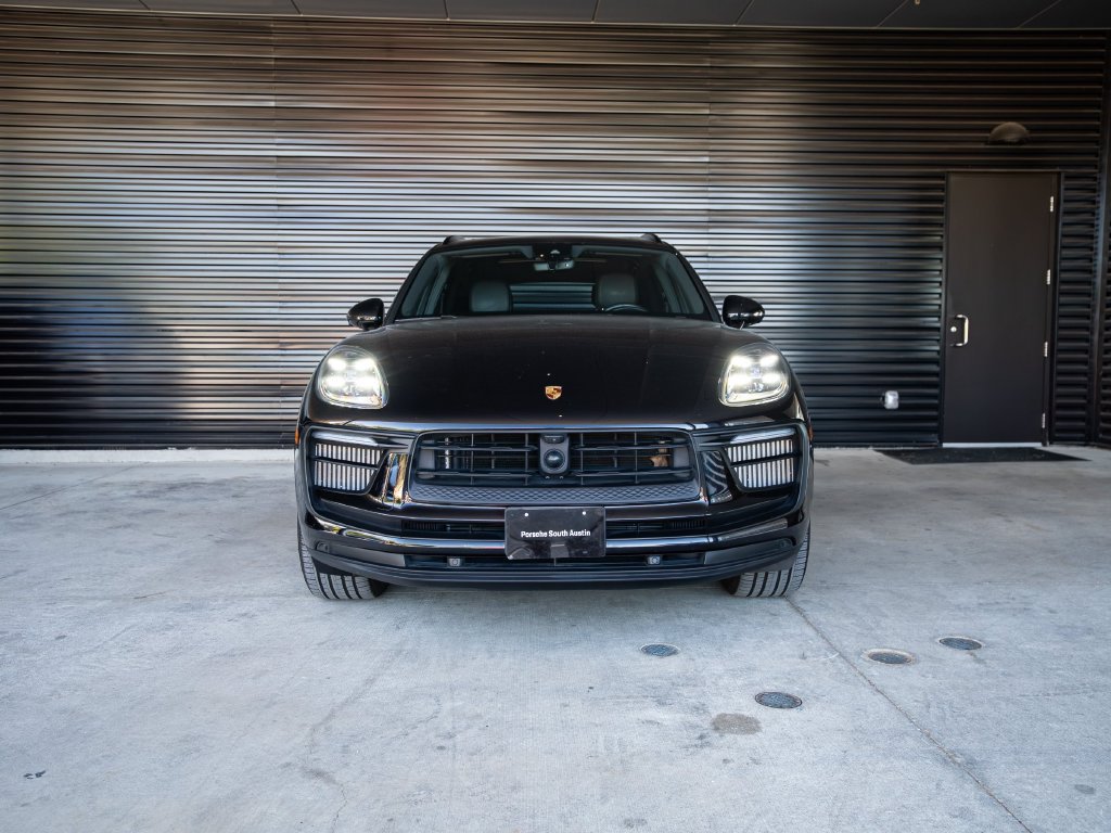 Certified 2023 Porsche Macan S AWD/4WD image 10