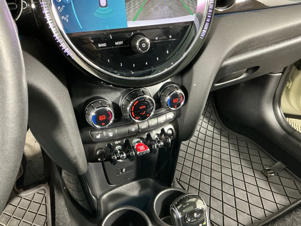Used 2023 MINI Cooper 2-Door Hardtop image 18