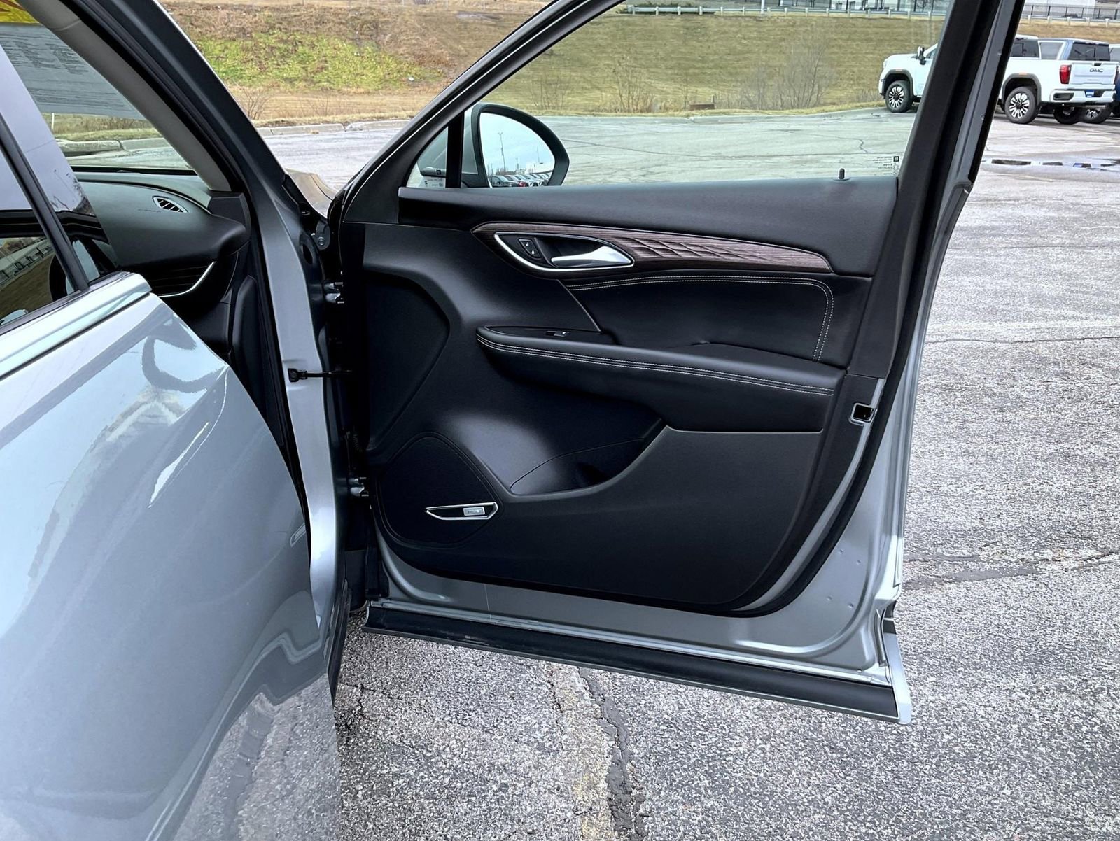 Certified 2023 Buick Envision Avenir image 16