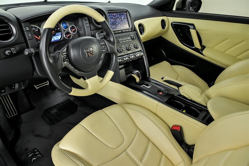 Used 2015 Nissan GT-R Premium AWD/4WD image 16