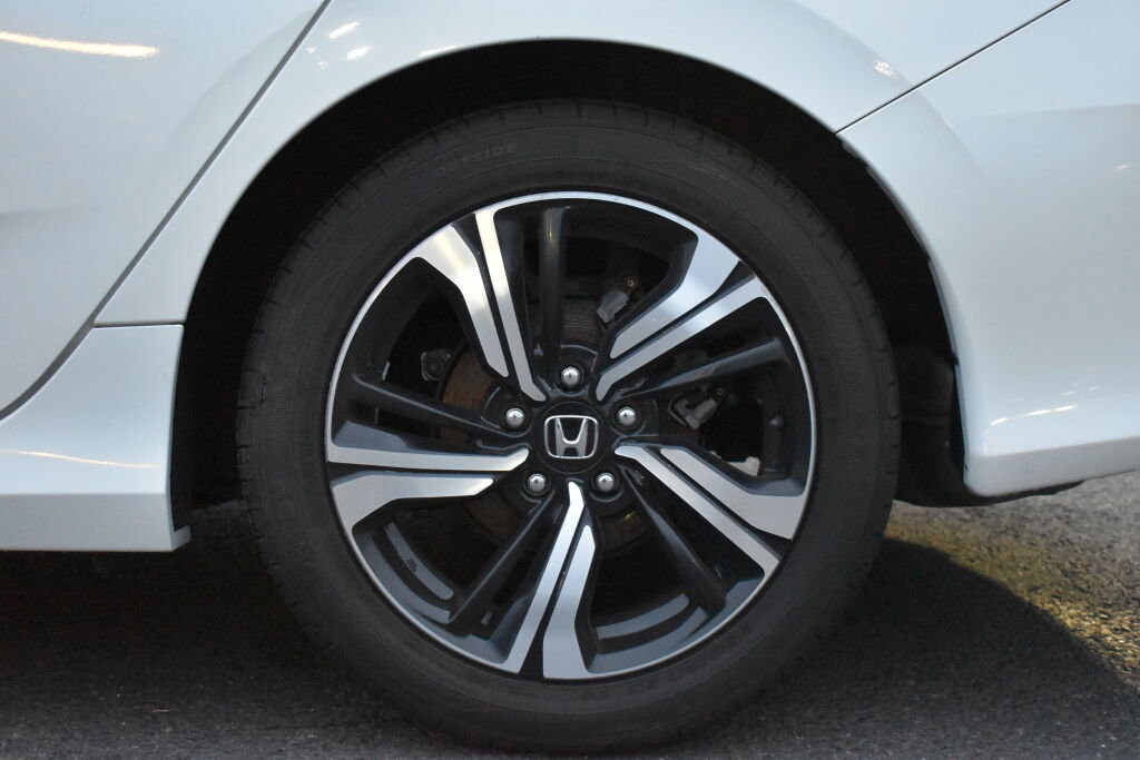 Used 2017 Honda Civic Touring image 13