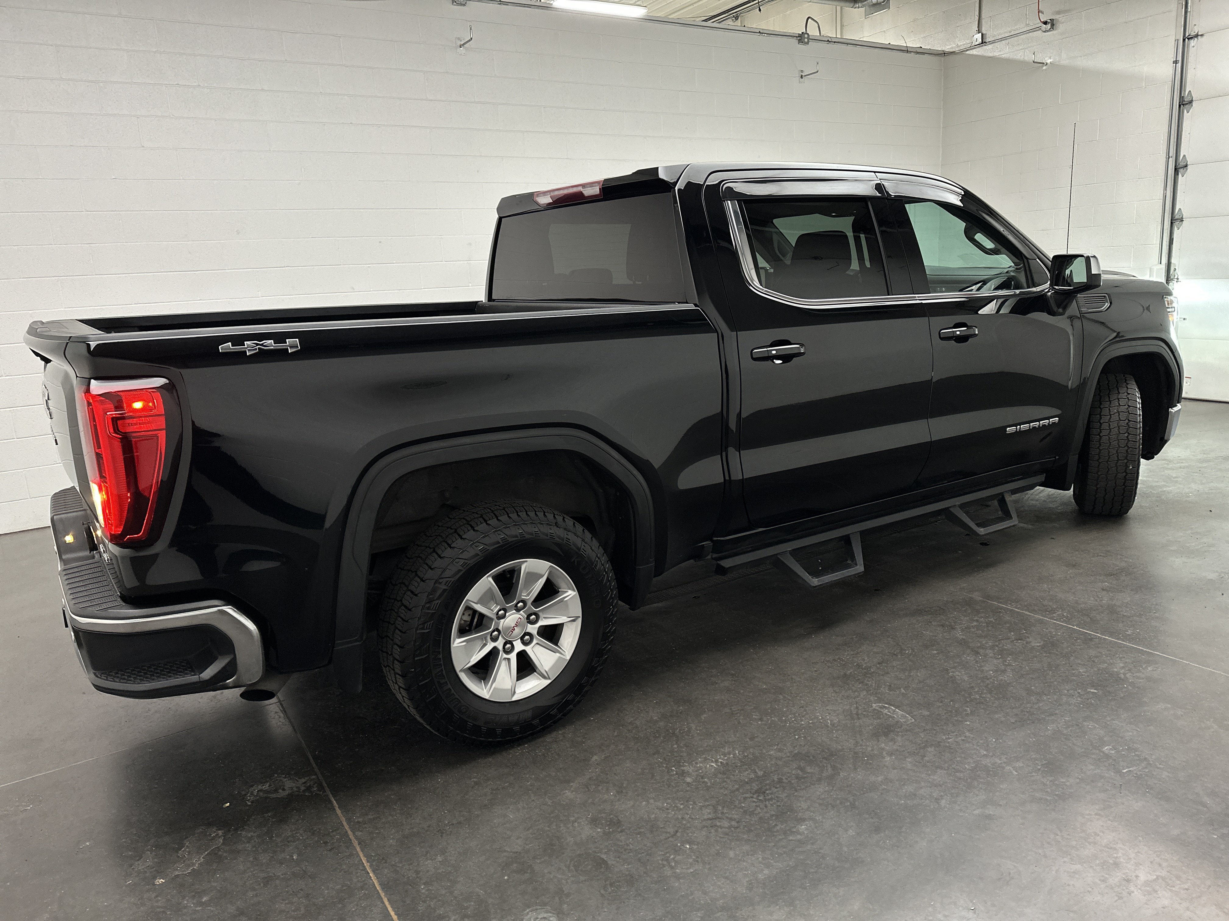 Used 2019 GMC Sierra 1500 SLE w/ SLE Convenience Package AWD/4WD image 10