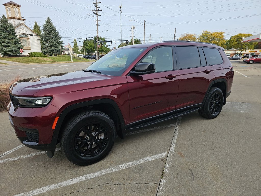 Certified 2025 Jeep Grand Cherokee L Altitude AWD/4WD image 10