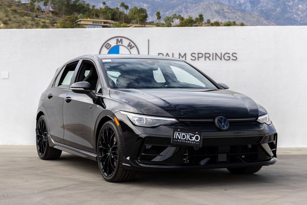 Used 2025 Volkswagen Golf R Black Edition image 8