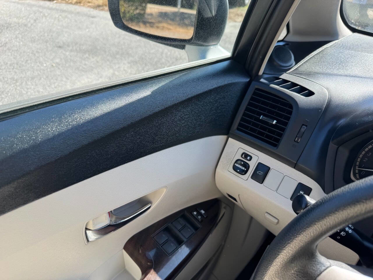 Used 2011 Toyota Venza w/ Convenience Pkg FWD image 49