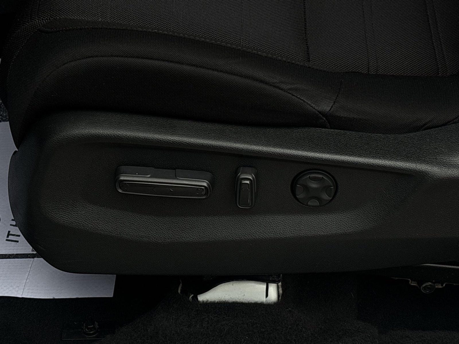 Used 2018 Honda CR-V EX image 12