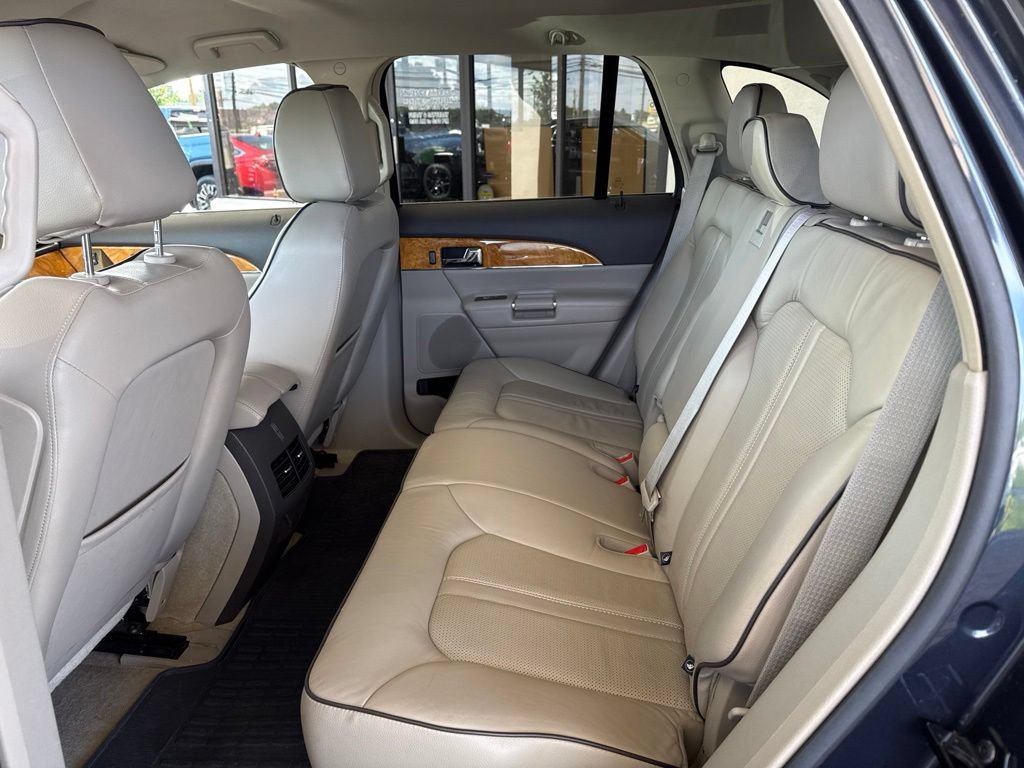 Used 2013 Lincoln MKX AWD image 12