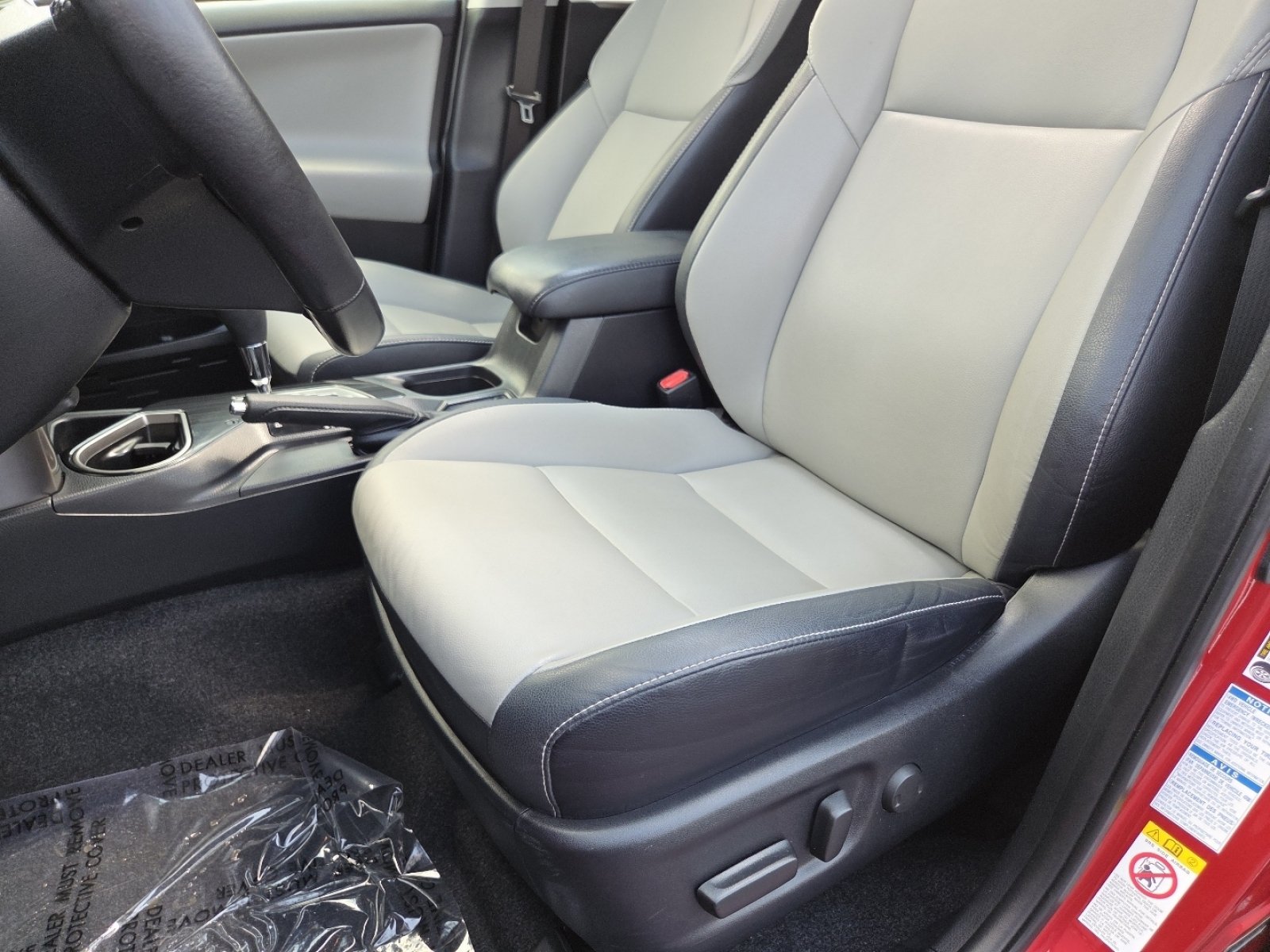 Used 2017 Toyota RAV4 Limited w/ Advanced Technology Package AWD/4WD image 29