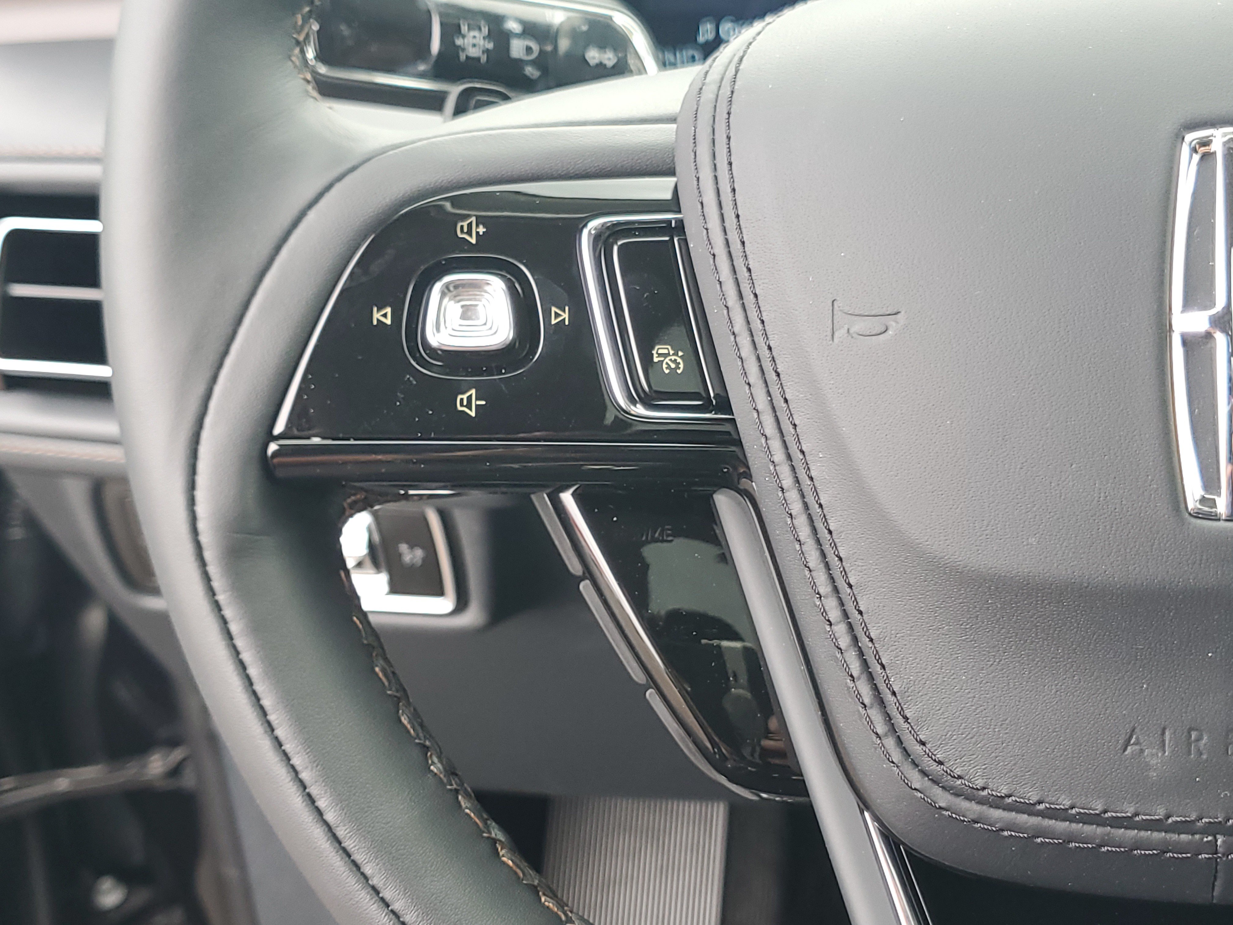 New 2026 Lincoln Aviator Reserve w/ Jet Appearance Package AWD/4WD image 16