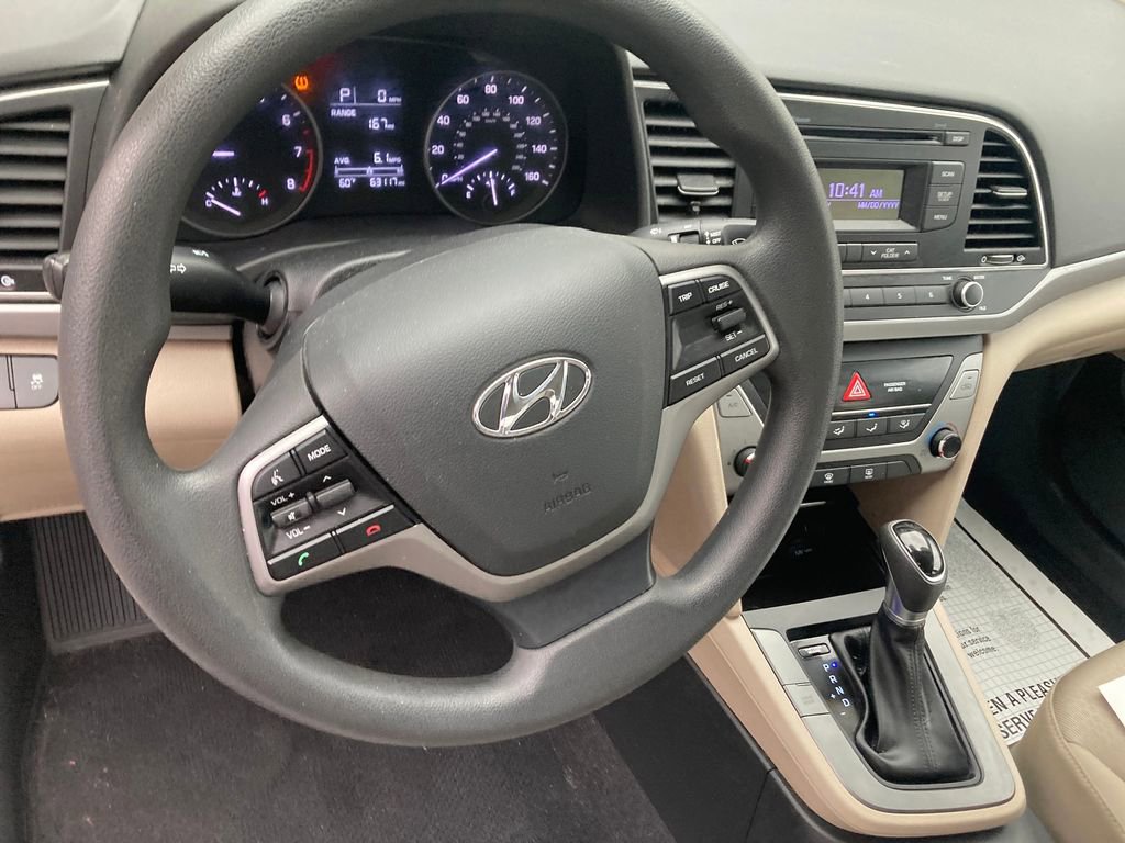 Used 2017 Hyundai Elantra SE w/ Cargo Package image 18