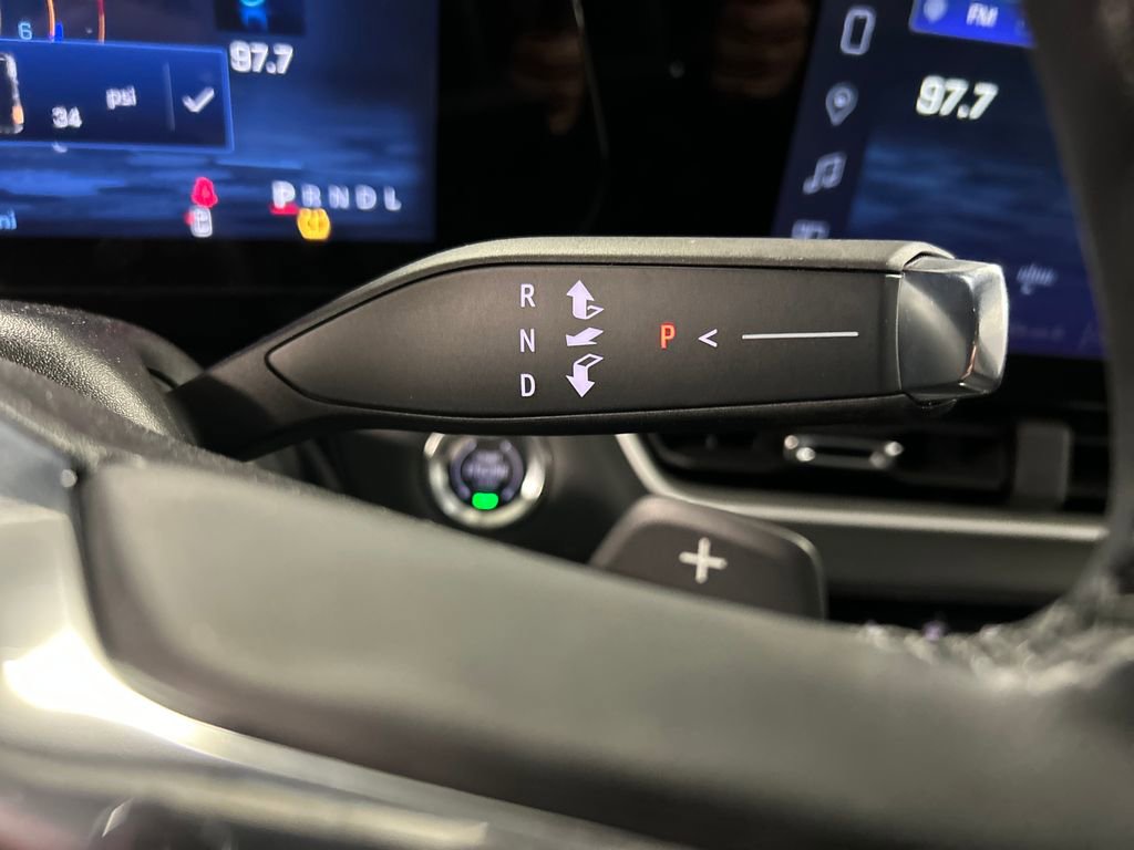 Used 2025 Chevrolet Equinox LT w/ Safety and Technology Package image 20