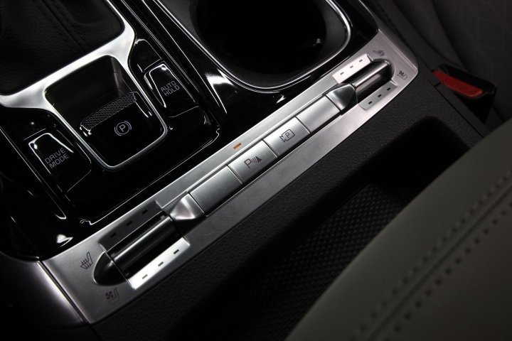 Used 2022 Kia Carnival SX image 24