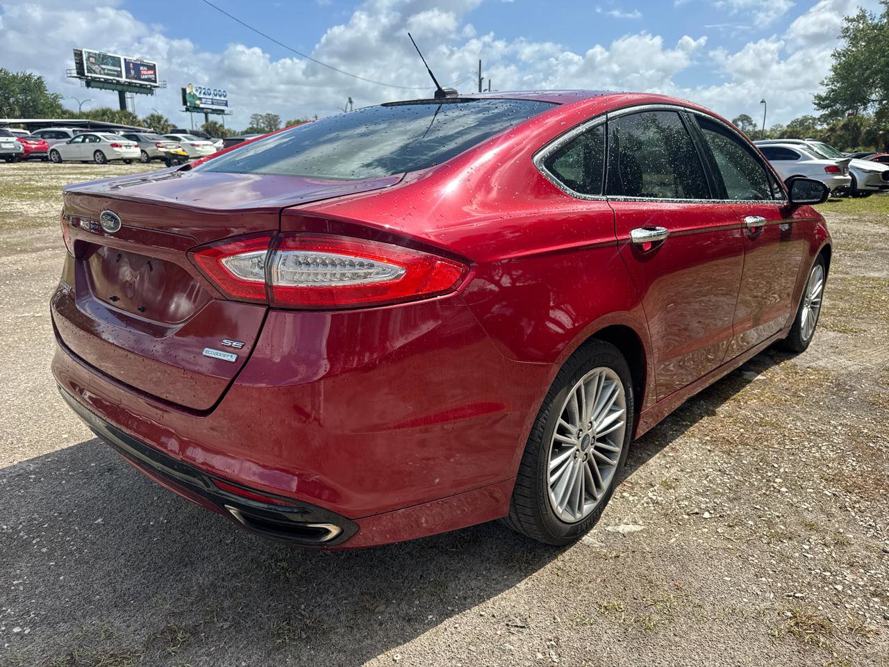Used 2014 Ford Fusion SE w/ Equipment Group 202A FWD image 3
