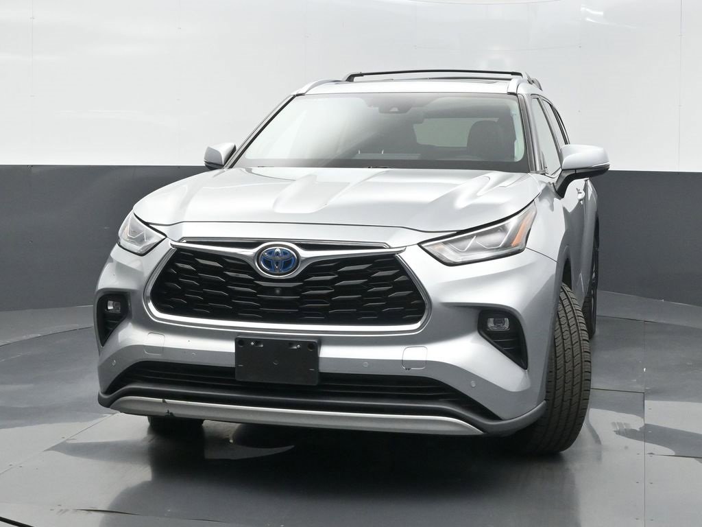 Used 2021 Toyota Highlander Platinum image 3