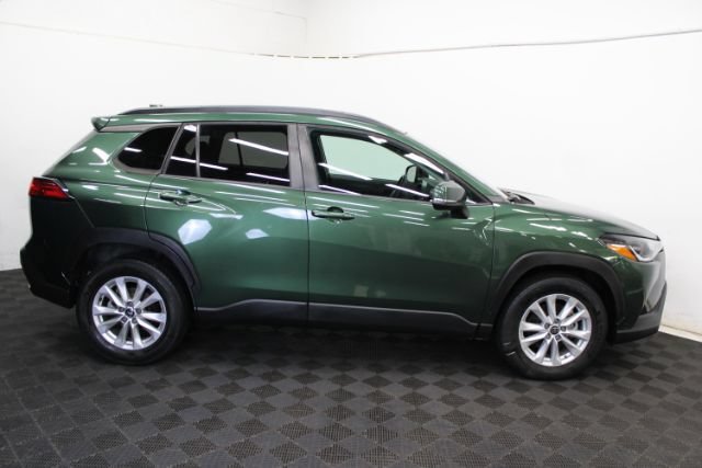 Used 2022 Toyota Corolla Cross LE w/ Moonroof Package FWD image 5