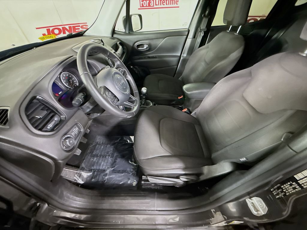Used 2017 Jeep Renegade Altitude image 23