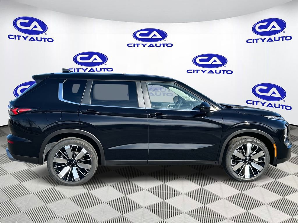 New 2026 Mitsubishi Outlander SE AWD/4WD image 2