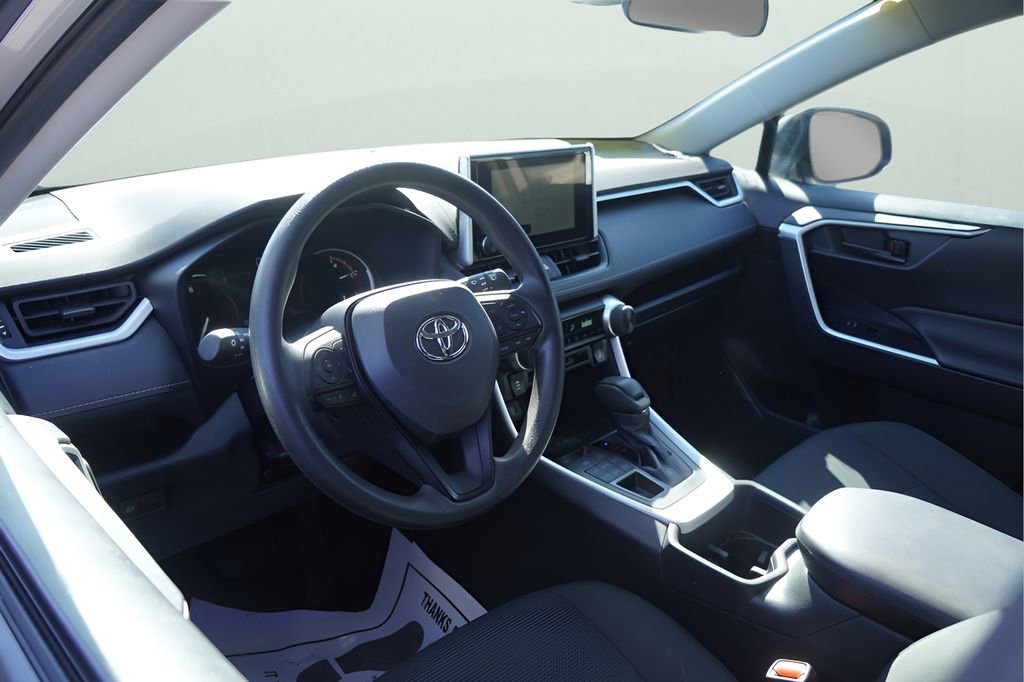 Used 2025 Toyota RAV4 LE AWD/4WD image 11