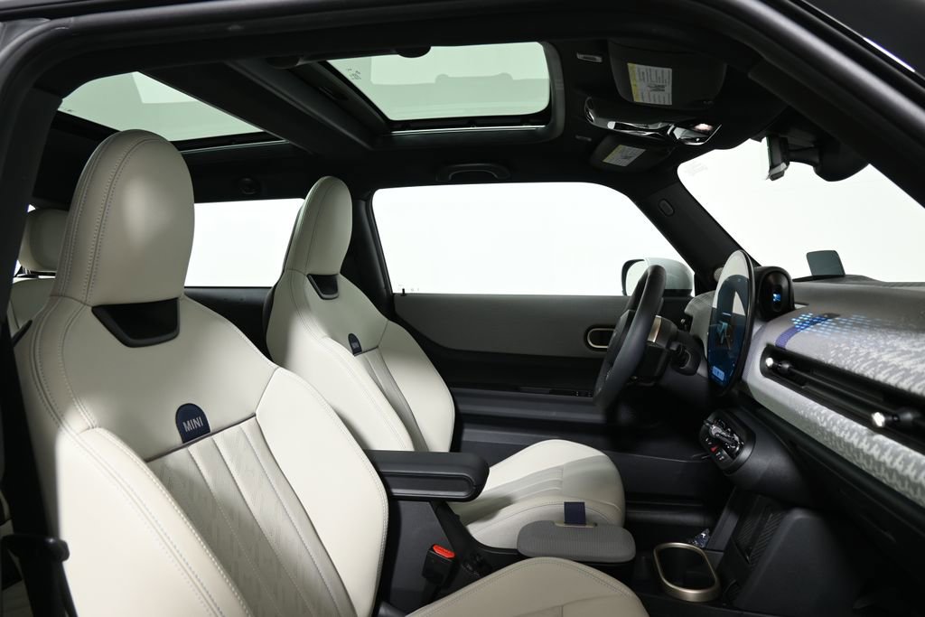 Certified 2025 MINI Cooper S image 23