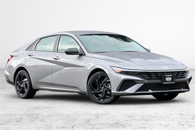 New 2026 Hyundai Elantra Sport image 2