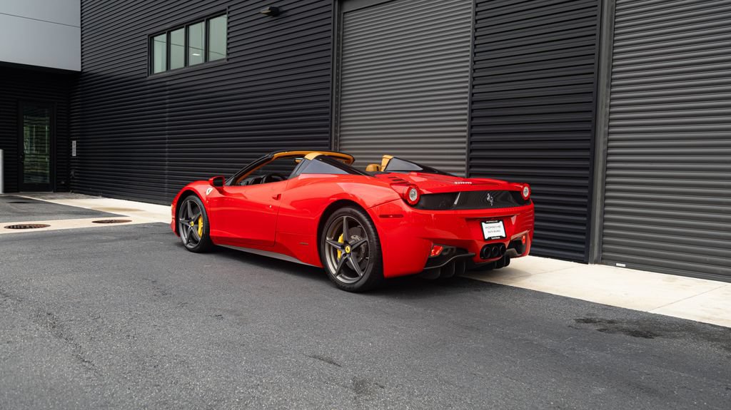 Used 2015 Ferrari 458 Spider RWD image 31