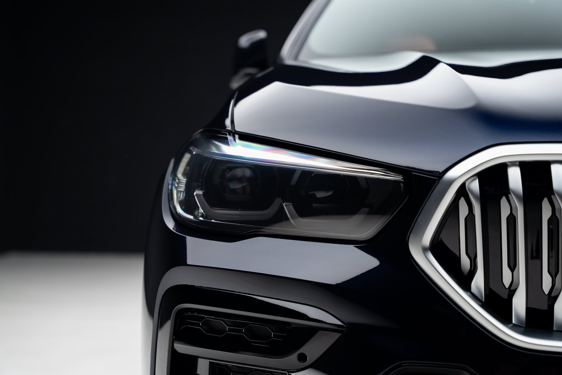 Used 2023 BMW X6 xDrive40i w/ M Sport Package AWD/4WD image 9
